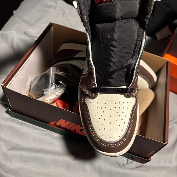 Brand new, never worn. Air Jordan One Retro hi tops - Picture 2 of 9